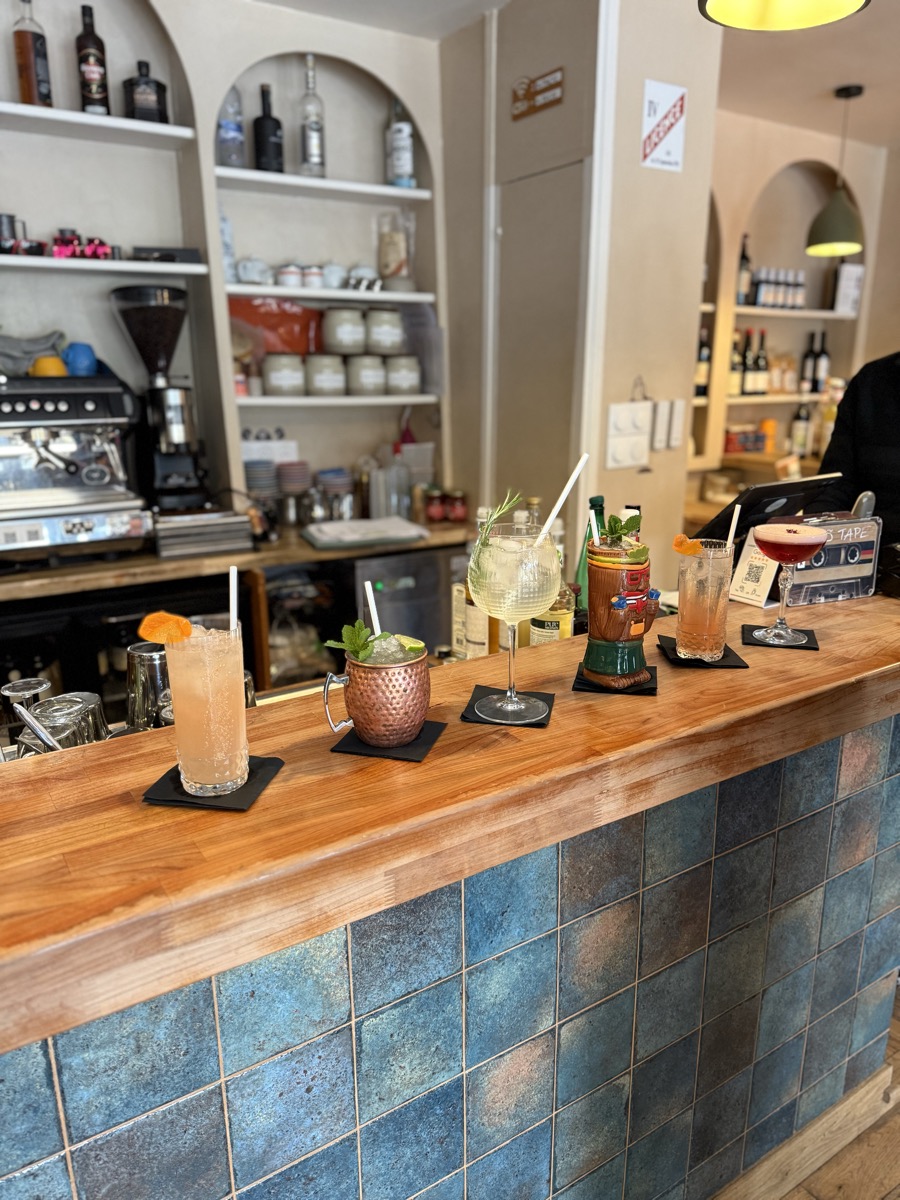 Bar & Bistrot — Brasserie Les Officiers